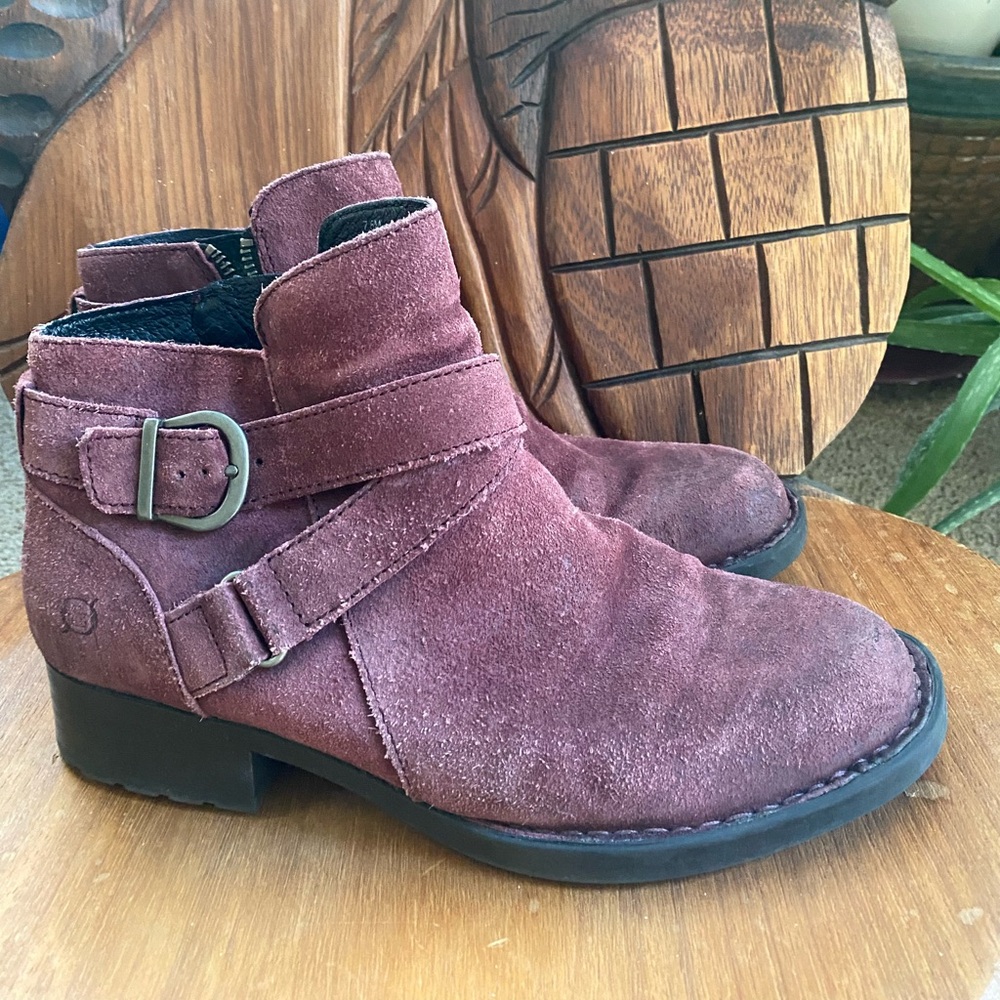 Born boots 7.5 merlot suede